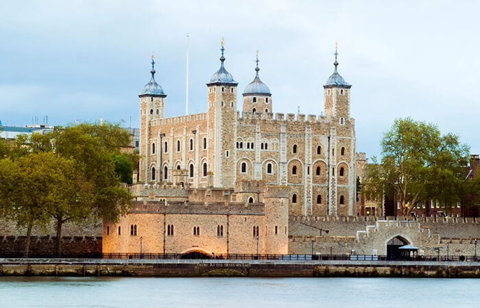 visitare la Torre di Londra durante la vacanza studio