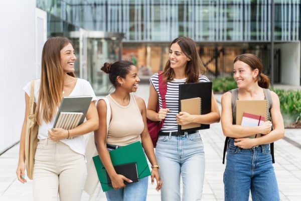 studenti dopo il corso di lingua
