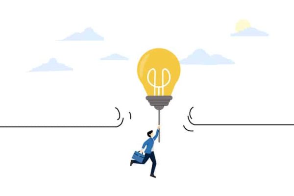 lampadina-afferrata-da-uomo-nuove-idee