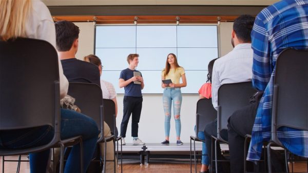 presentazione-scuola-ragazzi-in-inglese.