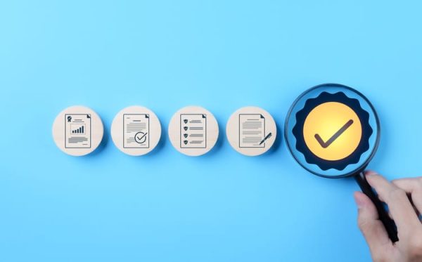 controllo-qualita-e-garanzia-della-certificazione-lenti-dingrandimento