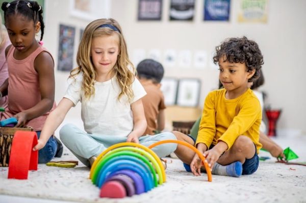 bambini-che-imparano-giocando