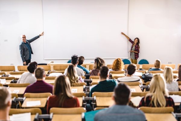 presentazione-progetto-vacanza-studio-agli-studenti.