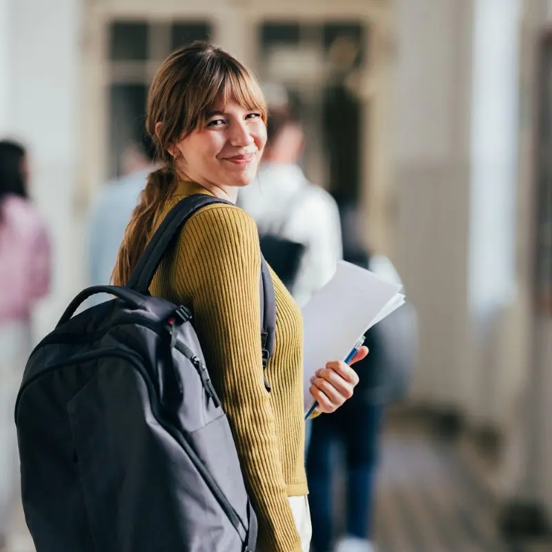 ragazza a scuola ragazza a scuola