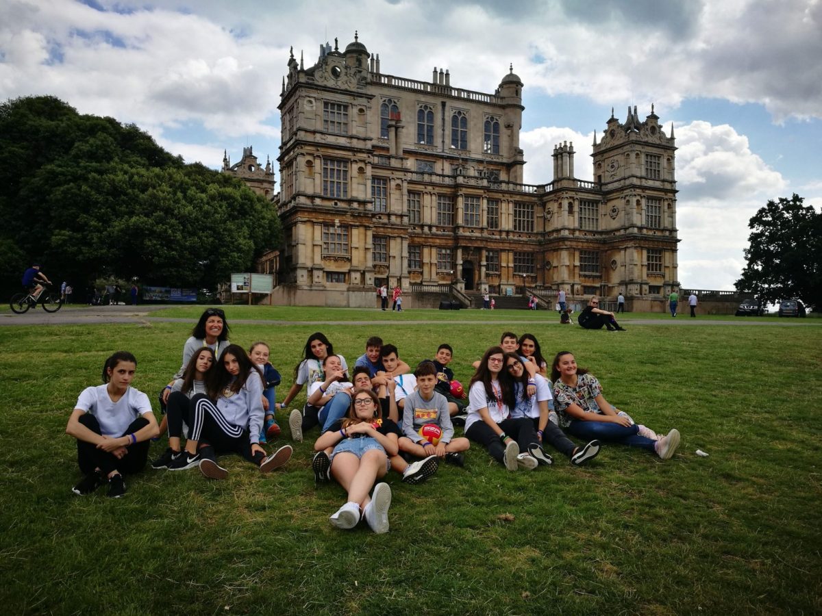 ragazzi durante il tempo libero ragazzi durante il tempo libero