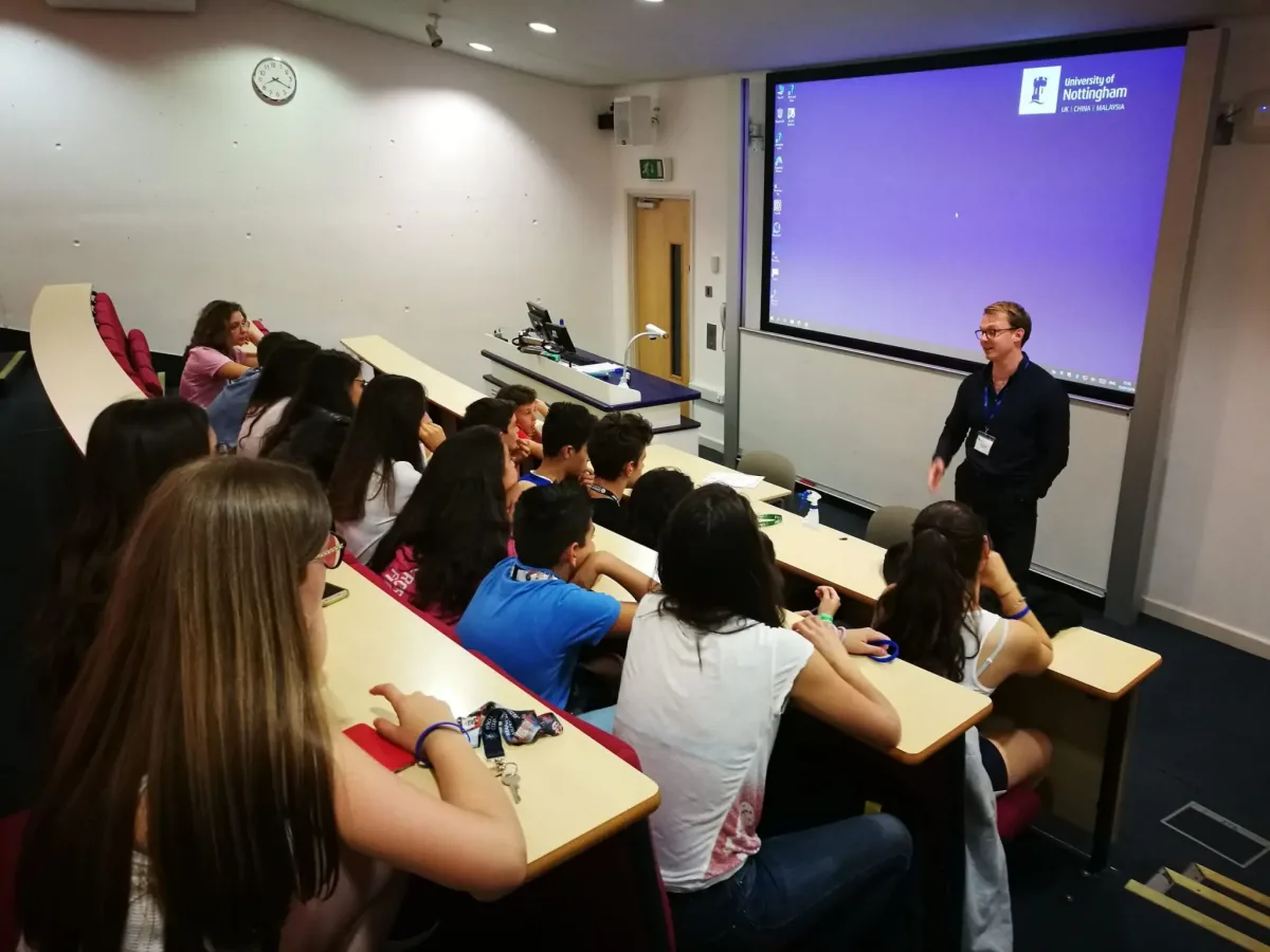 nottingham-inghilterra-vacanze-studio-con-accompagnatore-viva nottingham-inghilterra-vacanze-studio-con-accompagnatore-viva