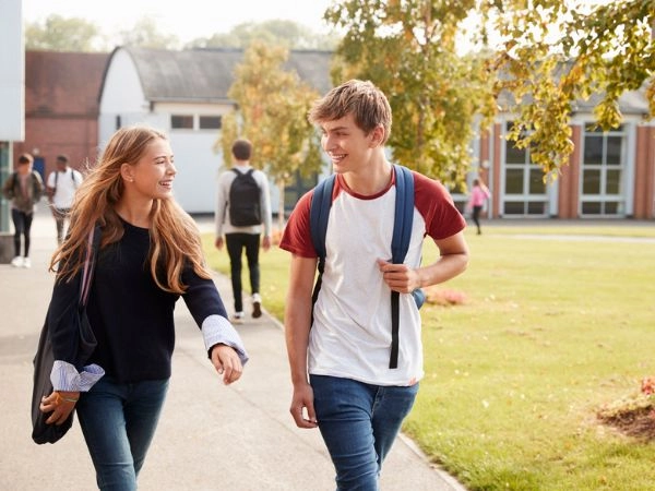coppia di studenti