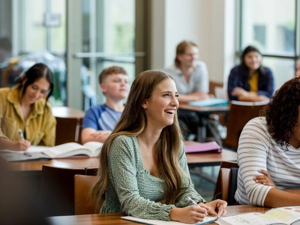 studente sorridente